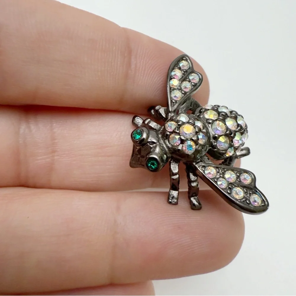 Vintage Joan Rivers AB Rhinestone Green Eyes Bee Insect Pin Gunmetal